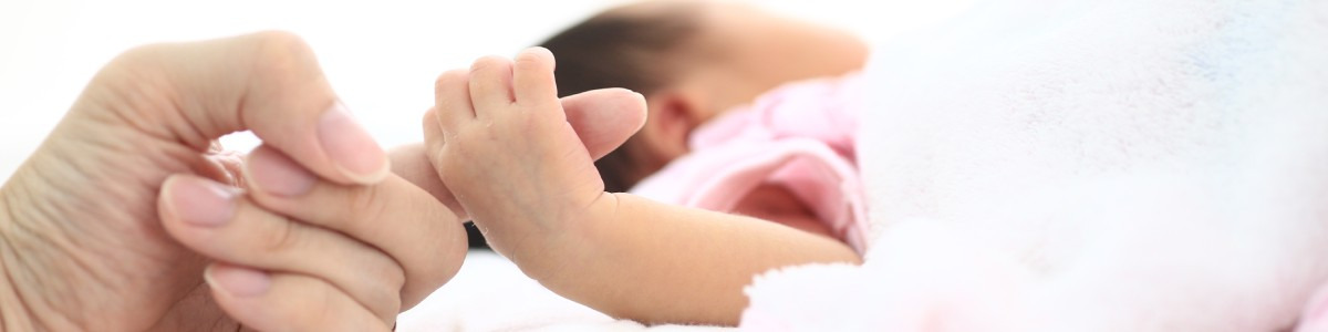 Comment aider votre bébé prématuré à bien grandir ?